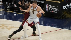 JOKIĆ JE BOLJI OD BIRDA Legenda se poklonila "klincu iz Denvera"