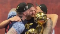 TRI PRSTA, POLJUPCI I DRES SRBIJE Strašna Jokićeva braća pokazala i nežnu stranu (VIDEO)