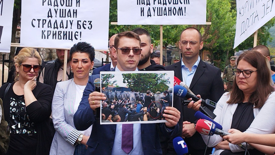 ADVOKAT PREDRAG MILJKOVIĆ POKAZUJE DOKAZE O NEVINOSTI DVOJICE SRBA Ovo što ste videli je jedina istina i ja ću se za tu istinu boriti do zadnjeg atoma snage (FOTO/VIDEO)