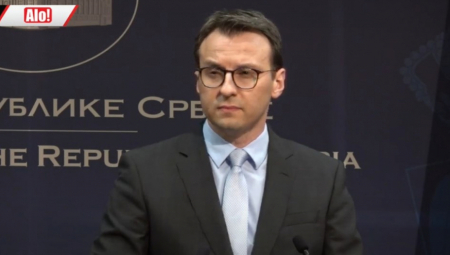 GRADI KARIJERU PREKO ŽENINE KECELJE, A SAD BI I PREKO VUČIĆA Petković razorio muža Vjose Osmani: Samo neka gleda Vučića, možda nešto nauči