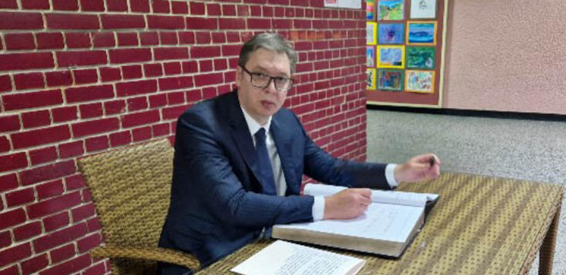 ISTINOMER DA PRIZNA DA JE LAGAO Evo dokaza, crno na belo, da je predsednik Vučić bio u "Ribnikaru" i kada! (FOTO)