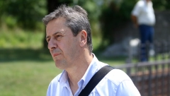DRASTIČNO SMRŠAO I OSEDEO Prva fotografija Enesa Begovića nakon smrti sina, pevač neprepoznatljiv