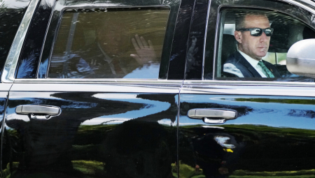 DONALD TRAMP UHAPŠEN PA PUŠTEN Pod jakim obezbeđenjem stigao u sud, senatori besni