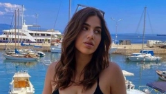 ČOLINA ĆERKA JE OVOG LETA MODNA INSPIRACIJA Una na letovanju u Hrvatskoj mami uzdahe izborom kupaćih kostima