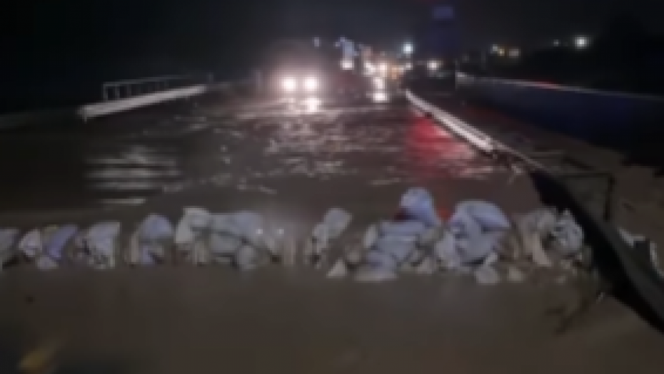 REKA ODNELA MOST KOD KRALJEVA Nezapamćene scene, nevreme ostavilo pustoš širom Srbije (VIDEO)