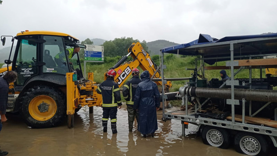 OGLASIO SE MUP Na snazi ukupno 51 vanredna situacija u opštinama i gradovima Srbije: Evakuisano ukupno 217 lica