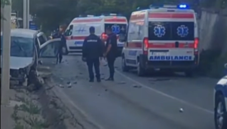 UŽASNA SAOBRAĆAJNA NESREĆA KOD NOVOG KNEŽEVCA Povređeni vozač hitno prebačen u bolnicu (FOTO)