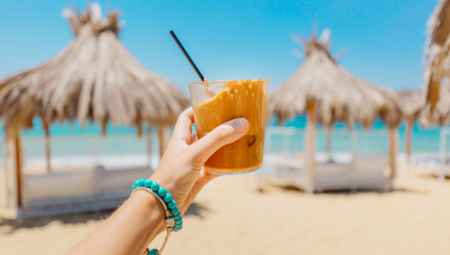 ŠOK NA LETOVANJU! Beograđanka u Crnoj Gori platila flašicu vode čak 4,5 evra: "Samo da smo znali..."