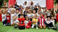 Zvezdin karavan krstari Balkanom i oduševljava zvezdaše gde god se pojavi