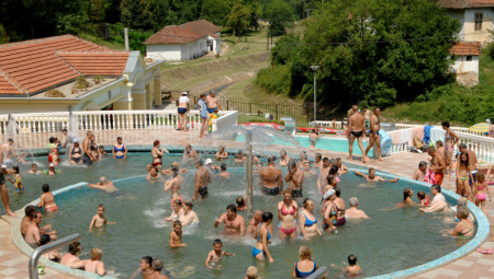 100.000 TURISTIČKIH VAUČERA PO 5.000 DINARA Od sutra novi krug prijava