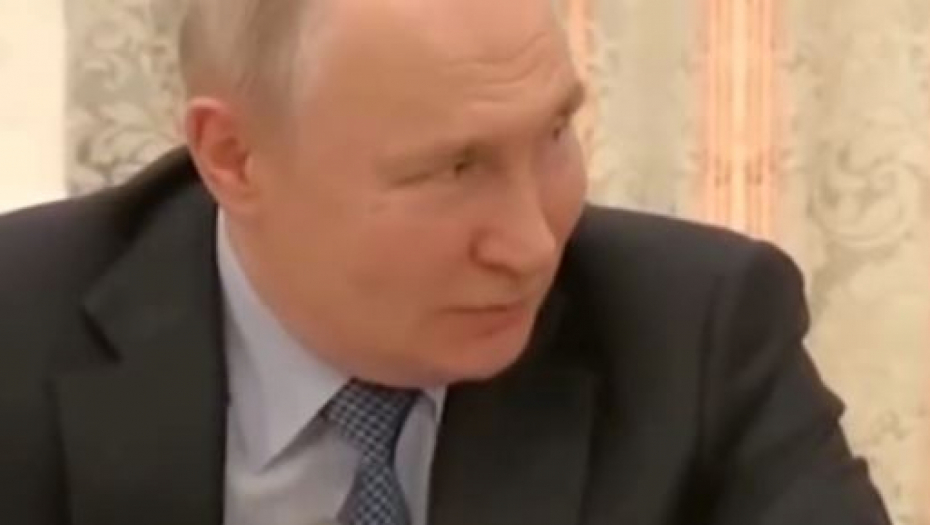 PUTIN TVRDI DA JE OVAJ RUSKI OKLOPNJAK BEZ PREMCA "To je najbolji tenk na svetu, bez preterivanja"