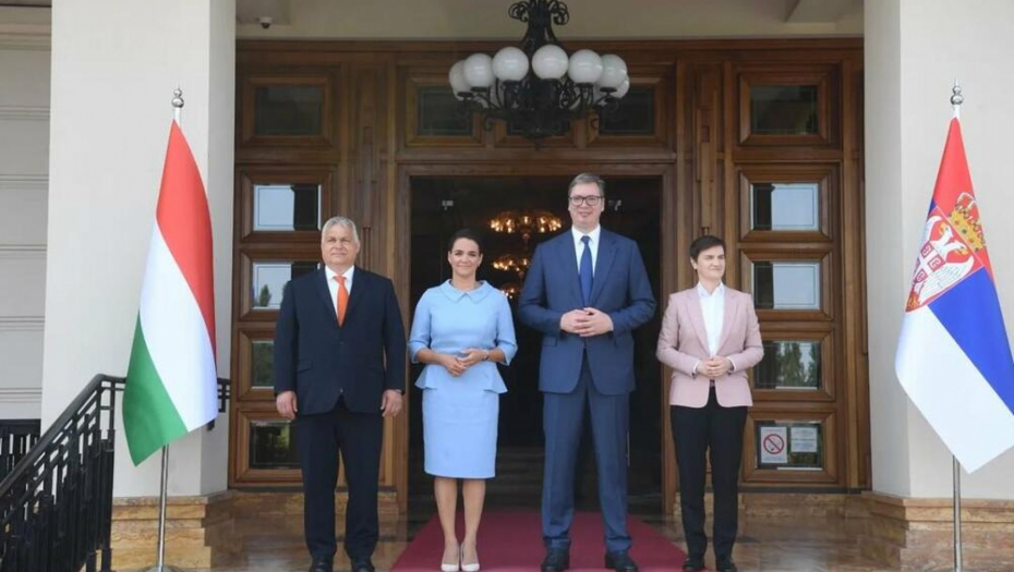 DOGOVARAMO VELIKE PROJEKTE, ISPISUJEMO NOVU ISTORIJSKU STRANICU Počeo sastanak Vučića i premijerke Brnabić sa Orbanom i Novak