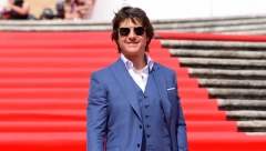 TOM KRUZ IMA NOVU METU Nije mogao da sakrije varnice na crvenom tepihu, pogledi i poljupci sa njom su pokrenuli lavinu glasina