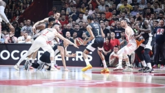 CRVENO-BELI IZBORILI MAJSTORICU Zvezda pobedila Partizan i u drugom meču u "Pioniru", utakmica u Areni odlučiće šampiona ABA lige