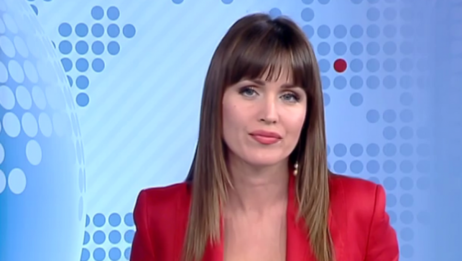 ISPLIVALE PRIVATNE FOTKE VODITELJKE RTS-A! Uvek je zakopčana do grla, a u ovakvom izdanju je niste videli