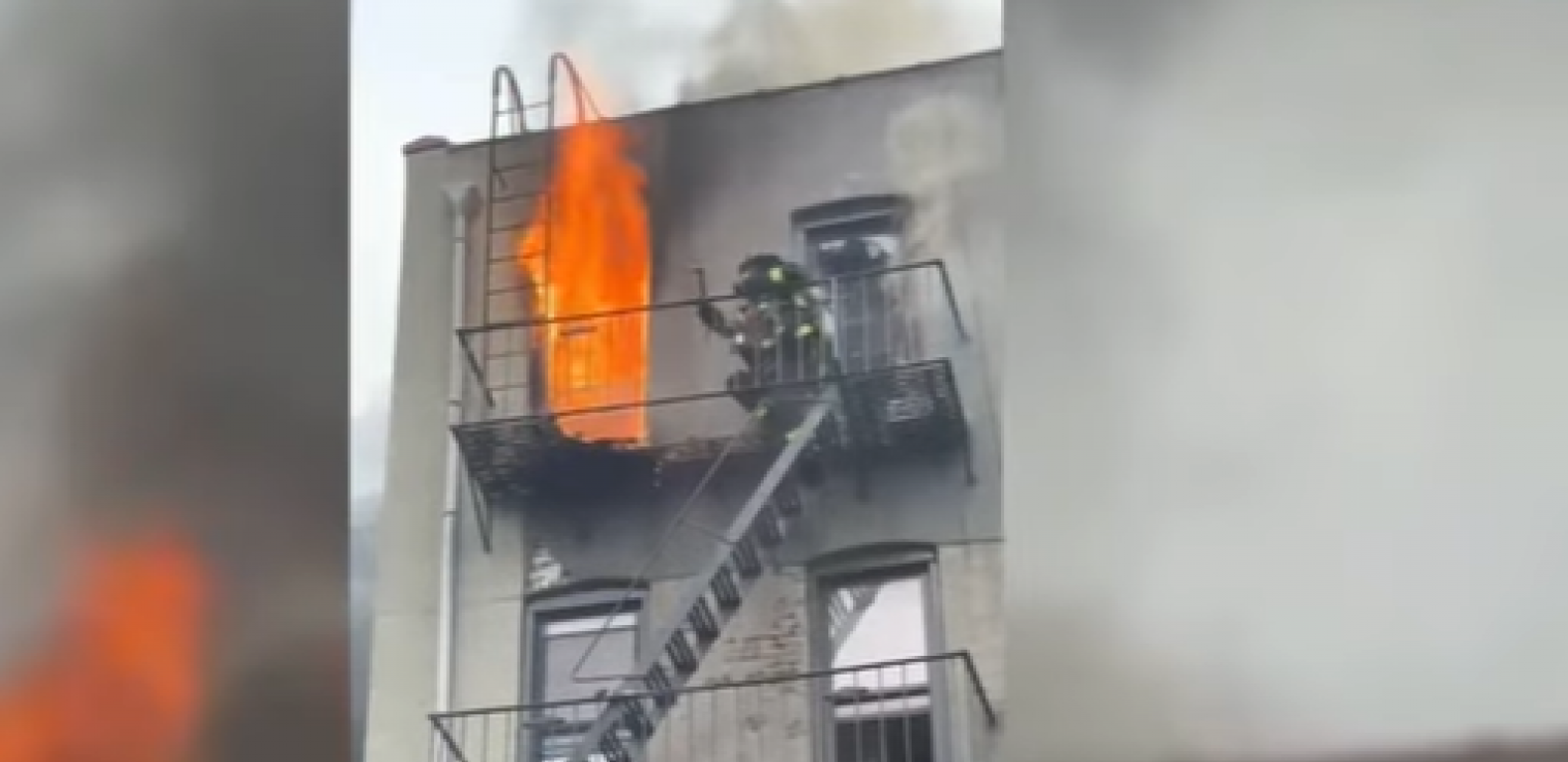 ČOVEK JE VRIŠTAO: UPOMOĆ, POMOZITE, POMOZITE! Dramatično spasavanje nagog muškarca iz požara! (VIDEO)
