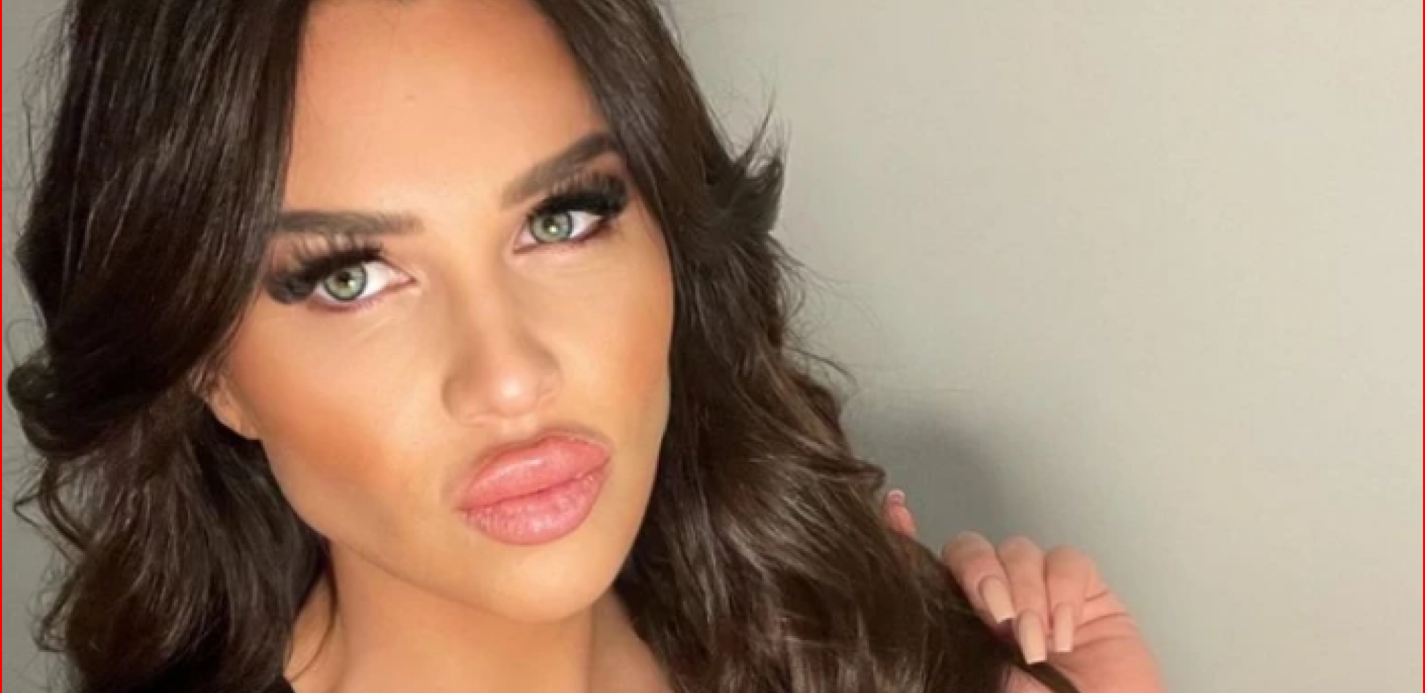 KO BI REKO ČUDA DA SE DESE? Stanija se zakopčala do grla, pa pokazala verenički prsten? FOTO