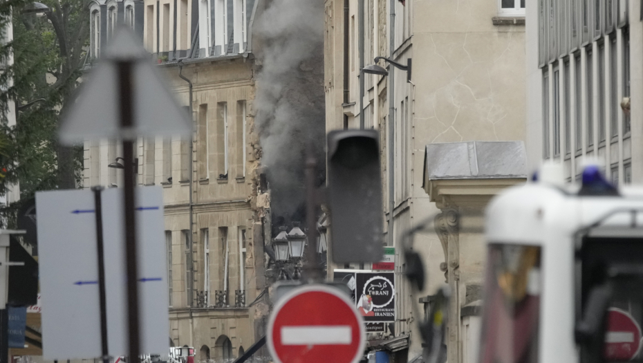 METEOR JE UDARIO U REBRA Francuskinja pila kafu na terasi, a onda je ostila oštar bol