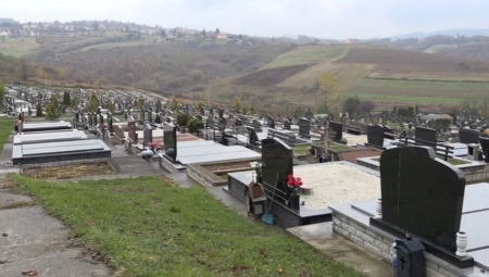 OGLAS ZA POSAO NA GROBLJU NASMEJAO CELU SRBIJU "Radi se u pozitivnom okruženju", i to nije sve