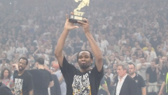 KOŠARKAŠKI ZEMLJOTRES Kao bomba odjeknula vest da Panter prelazi u Barsu, a evo koliko bi zaista zaradio novca Amerikanac u Kataloniji