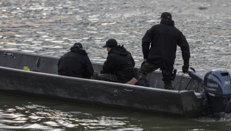 UŽAS KOD KRAGUJEVCA Ronioci Žandarmerije izvukli telo muškarca iz jezera, potraga okončana tragedijom