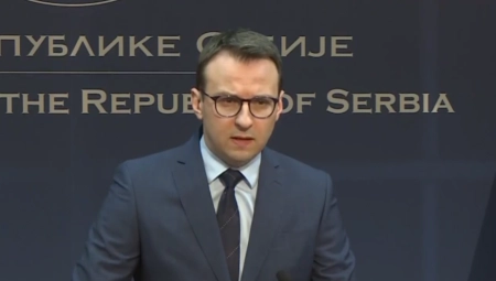 KURTIJEVI TERORISTI PUŠKAMA TERALI DANILA DA SKINE MAJICU Petković raskrinkao Svečljine laži (FOTO/VIDEO)