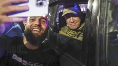 MOŽE JEDAN SELFI? Prigožin se poslednji put slikao sa fanovima u Rostovu, od tada mu se gubi svaki trag! (FOTO)