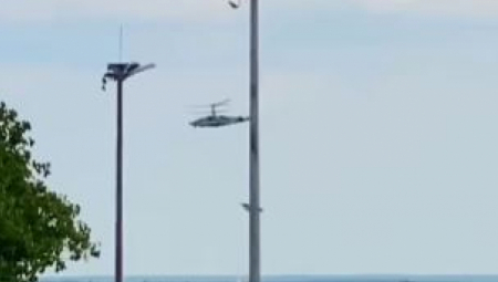 VAGNEROVCI GAĐAJU RUSKI HELIKOPTER KA-52 Pilot skreće na stranu, drama na nebu (VIDEO)
