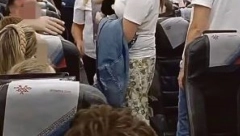 HAOS NA AERODROMU! Bahata trudnica uzrokovala višesatno kašnjenje: Umalo pala krv u avionu!