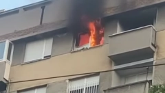 POŽAR ZAHVATIO STAN U VOJVODE STEPE Na licu mesta 19 vatrogasaca (VIDEO)