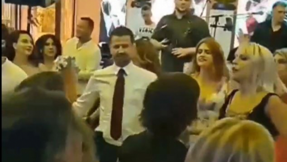 HIT VIDEO! Jakov Milatović igra užičko na proslavi prve godišnjice partije, a onda se razmahao uz crnogorski oro (VIDEO)