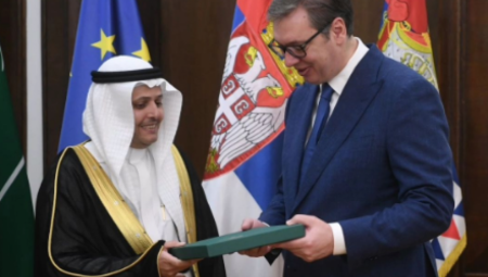 VAŽNA I VELIKA STVAR ZA SRBIJU Vučić: Informisao sam ambasadora Al-Ahmadija o razvoju događaja na Kosovu i Metohiji (FOTO)