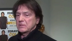 ŽENU ZDRAVKA ČOLIĆA NAPALI NOŽEM I ISEKLI JE PO LICU! Strava i užas, evo šta se desilo