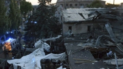 U NAPADU NA KRAMATORSK NASTRADALE BLIZNAKINJE Četrnaestogodišnje Julija i Ana bile u piceriji kad su rakete pale na njih (FOTO/VIDEO)