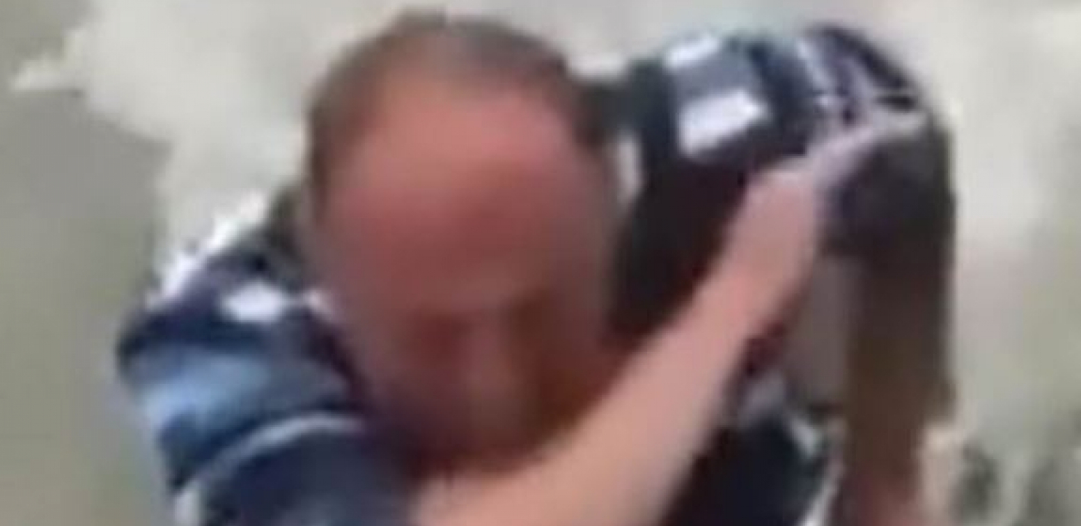BIZARNA SCENA NA DUNAVU Ribe počele da skaču na beogradskog pecaroša, dobio više udaraca u glavu