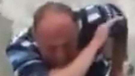BIZARNA SCENA NA DUNAVU Ribe počele da skaču na beogradskog pecaroša, dobio više udaraca u glavu
