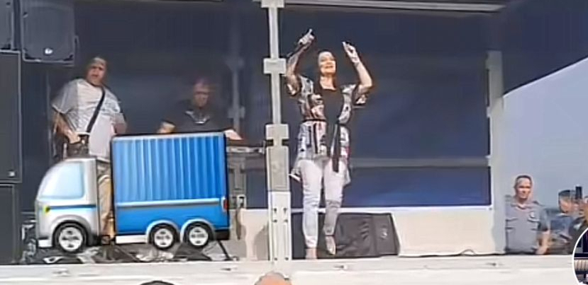 PEVAČICA POSTALA HIT NA MREŽAMA Bikovi, korida i Jana na prikolici!