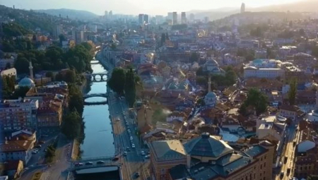 UČENICI U CRNINI UŠETALI U SARAJEVSKU GIMNAZIJU Otkriven horor u toaletu škole: To su deca uticajnih roditelja