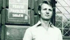 FAKULTET POKORIO ZA MANJE OD TRI GODINE Evo koju srednju školu je završio Vojislav Šešelj