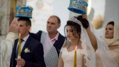MLADA JEDVA IZVUKLA ŽIVU GLAVU SA VENČANJA ZBOG SVEKRVE: Mladoženja urlao na majku "Ovo što si uradila je dno dna"