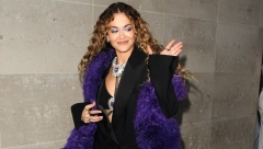 MAJKA ALBANSKE PEVAČICE URLALA U BEKSTEJDŽU Nakon što se Rita Ora ogrnula srpskom zastavom, usledio haos!