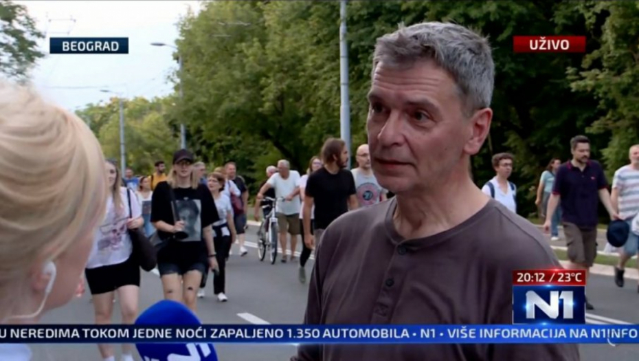 "SAD NASTAVITE KA PINKU" Žaklina Tatalović zaboravila da treba da bude novinar, diriguje protestima opozicije