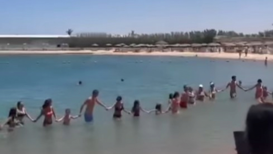 SRBI U EGIPTU OPLELI UŽIČKO KOLCE Igrali i mladi i stari, dobili aplauz, ali neke bilo sramota (VIDEO)