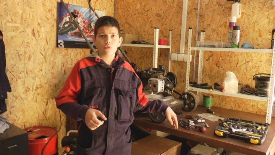 NIKOLA JE NAJMLAĐI MEHANIČAR U SRBIJI Od pete godine učio zanat, a sada savetuje koji kvarovi mogu biti sprečeni redovnim održavanjem (FOTO)