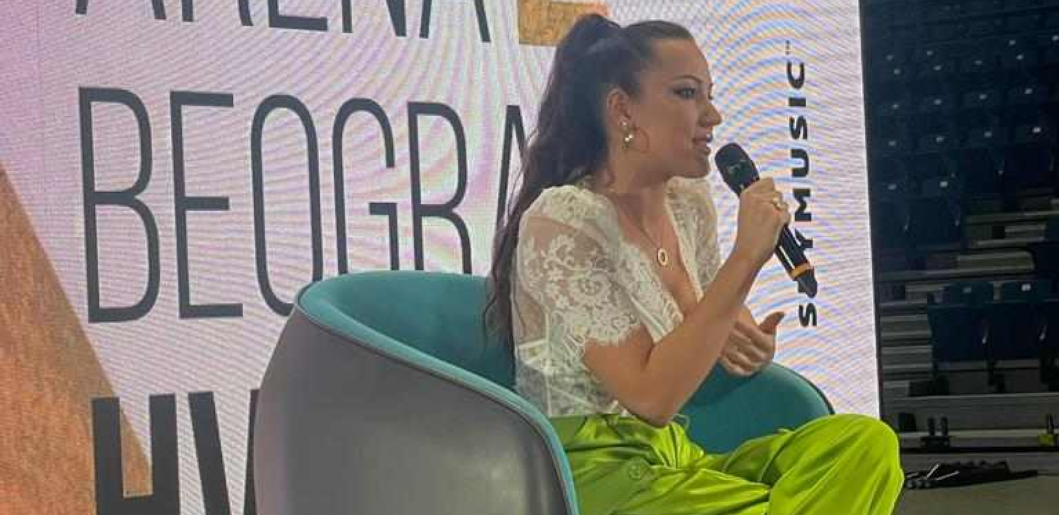 ALEKSANDRA PRIJOVIĆ SE RASPLAKALA, PA NAJAVILA JOŠ JEDNU ARENU Pevačica progovorila o albumu i karijeri!