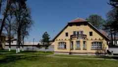 POKLON ZA DAME NA ODSLUŽENJU KAZNE IPA poklonila dečju opremu trudnicama i porodiljama u zatvoru u Požarevcu