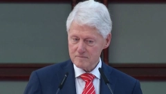 VIC DANA Posle turneje po SAD, Bil Klinton se vraća kući sa dva praseta...