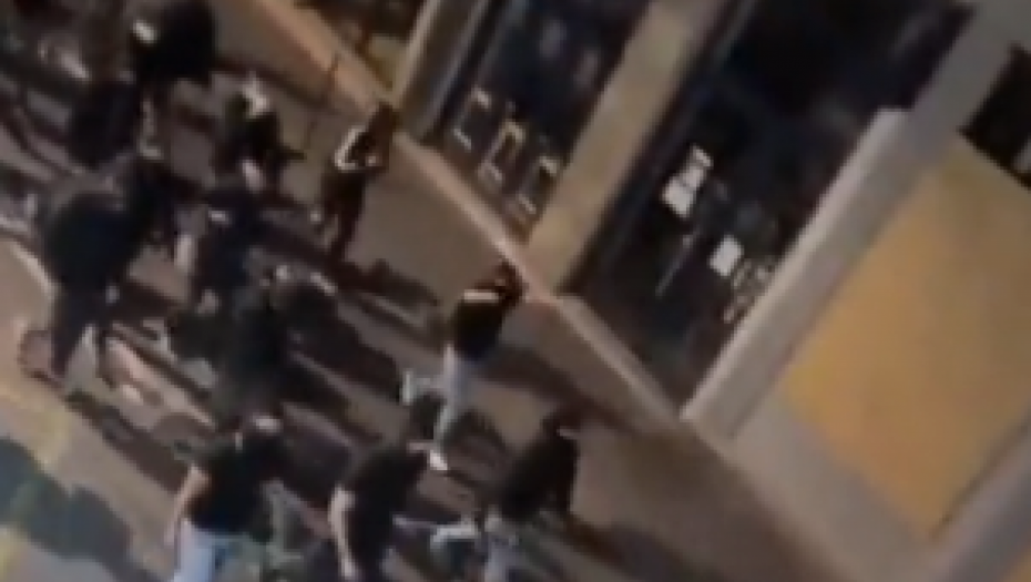 "FRANCUSKA PRIPADA FRANCUZIMA" Zastrašujući marš navijača Liona (VIDEO)