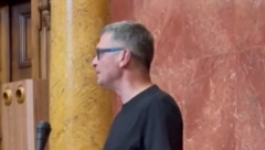 DRSKO I PROSTAČKO PONAŠANJE ĆUTE PREVRŠILO SVE MERE! Pogledajte zašto je poslanik opozicije udaljen sa sednice (VIDEO)