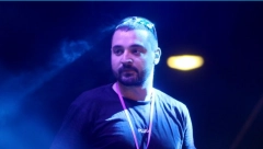 REPER SURREAL POSTAO TATA Podelio prvu fotografiju ćerke kojoj su dali jedno od najlepših grčkih imena